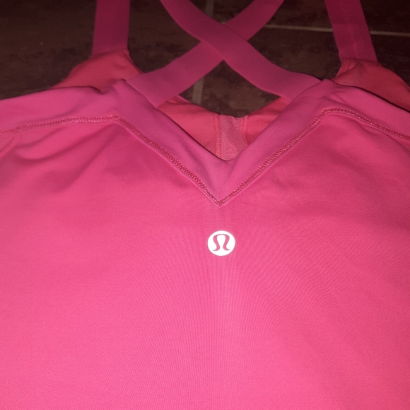 NWOT lululemon yoga tank top w/ built-in bra - Picture 5 of 7